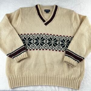 Lands End Vintage Wool V-neck sweater Men's size large Snowflake Ivory & Green